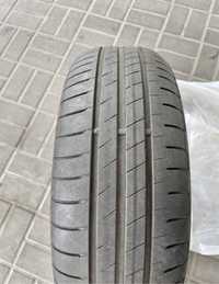 Продам летнюю резину GoodYear EfficientGrip perform 195/65R15