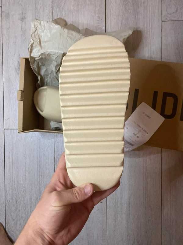 klapki adidasYeezy Slide Bone Moda Z pudełkiem rozmiar.39