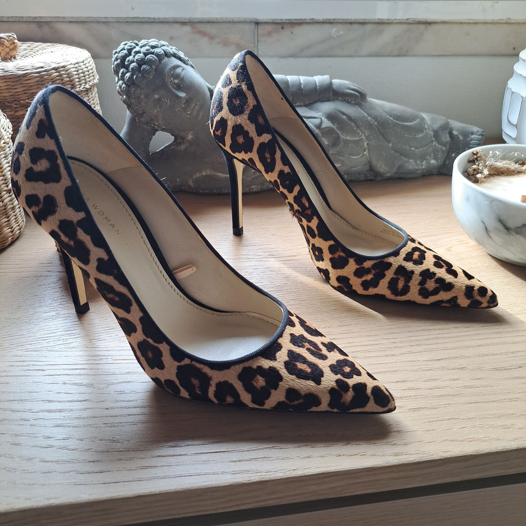 Sapatos Zara Pêlo animal print Novos 38