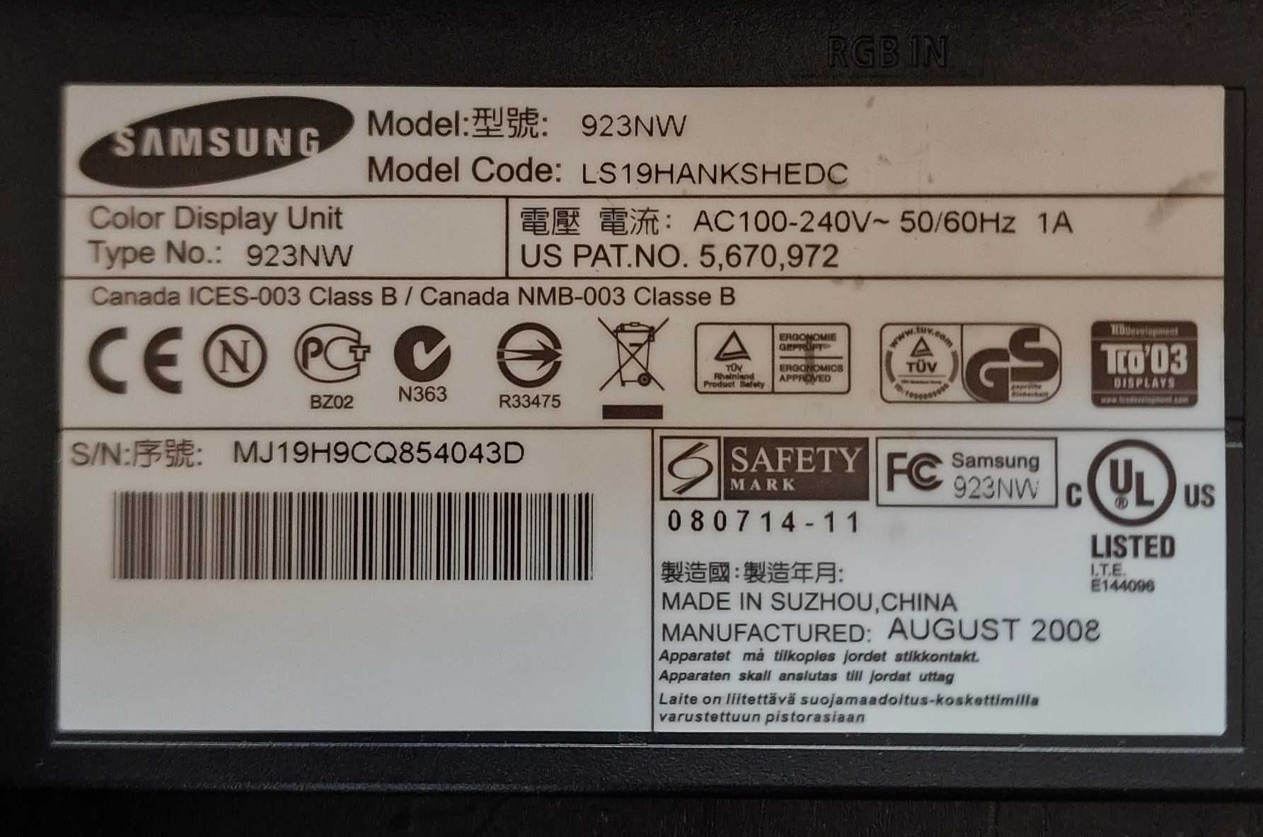 Monitor Samsung 923NW com cabos incluídos