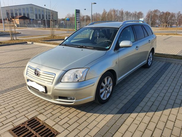 Toyota Avensis T25 2.0 benzyna 2003r