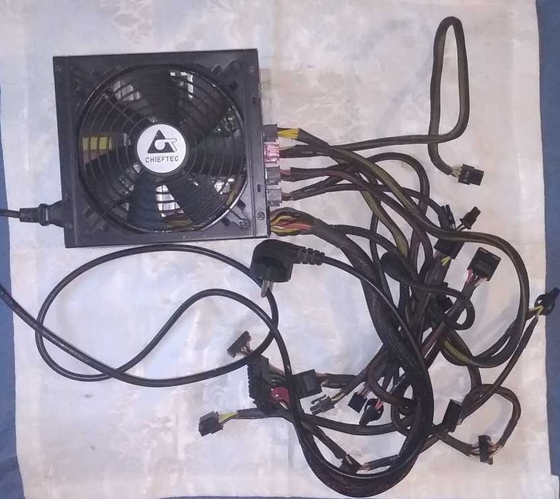 Zasilacz Chieftec /CFT-600-14CS/ 600W ATX