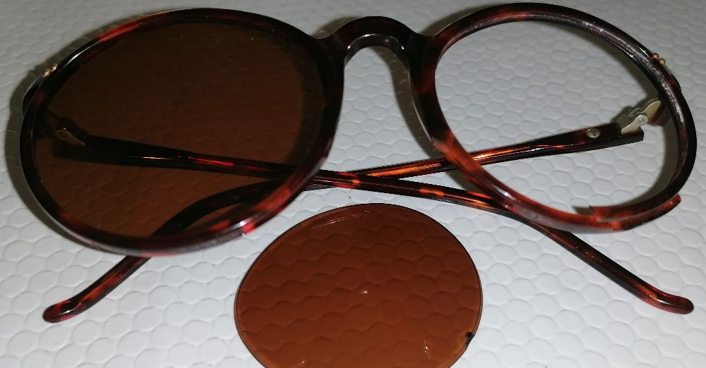 Oculos Ray Ban, modelo Erica, com aro partido