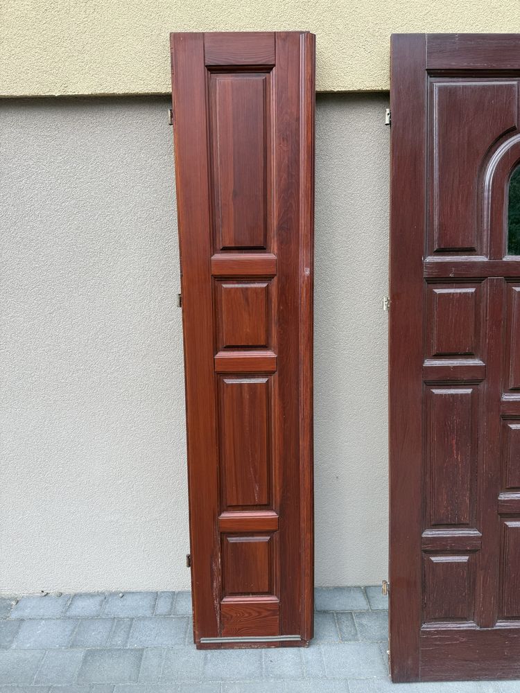 Drzwi drewniane dwuskrzydłowe z futryną