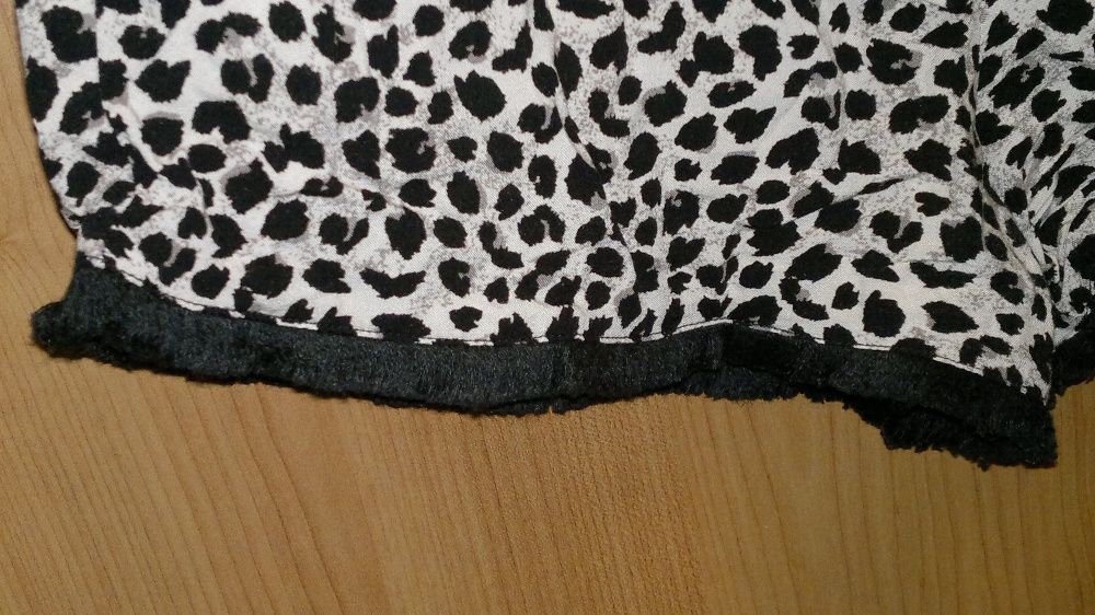 Krótkie spodenki panterka 40 L frędzle kieszenie gepard letnie zwierzę