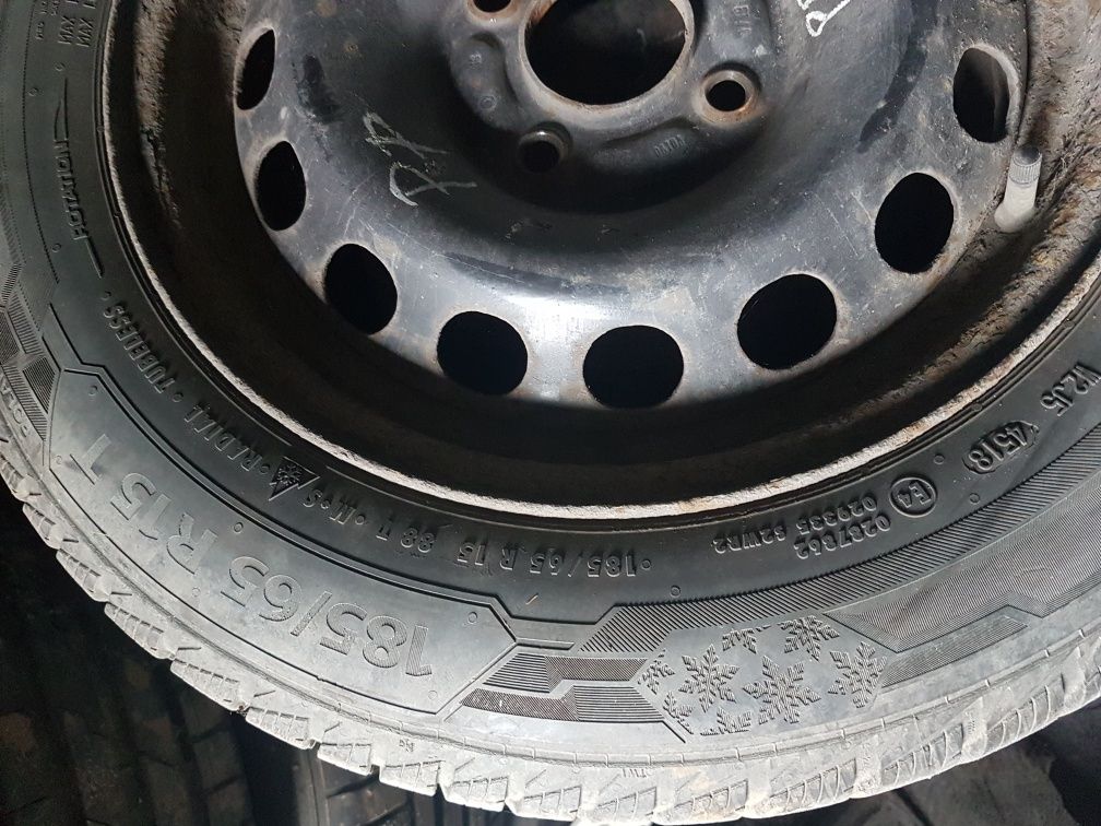 Opony 185/55r15 zimowe  Barum ,koła volvo v40,s40