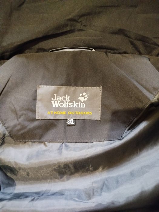 Продам нову чоловічу куртку,не підійшов розмір.