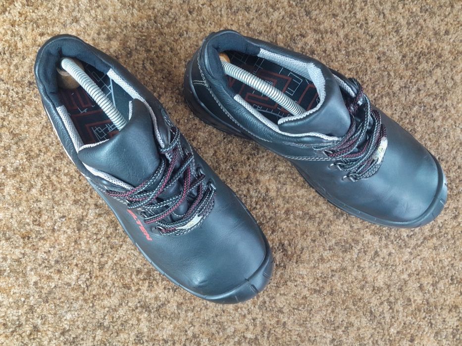 Туфлі , кросівки спецвзуття Elten 42 розмір.