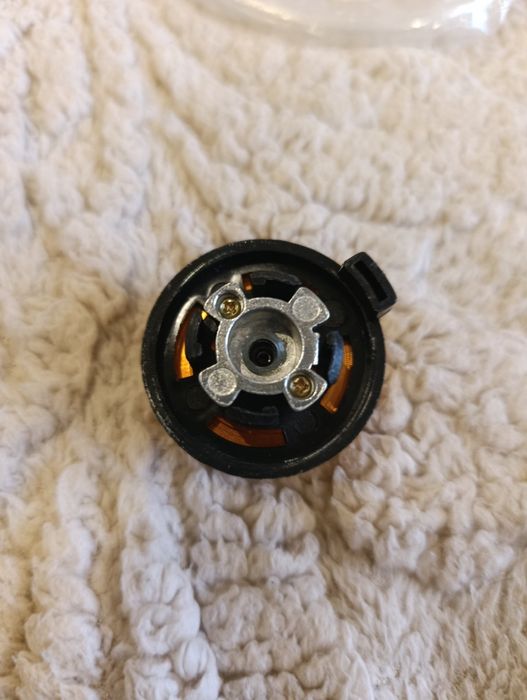 Переходник для зарядки цанговых баллонов.