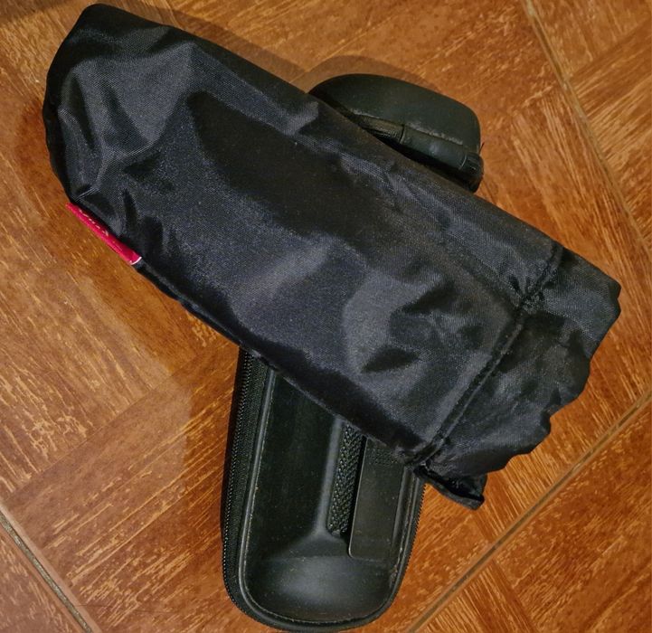 Placa de alisar cabelo e franja com bolsa e caixa