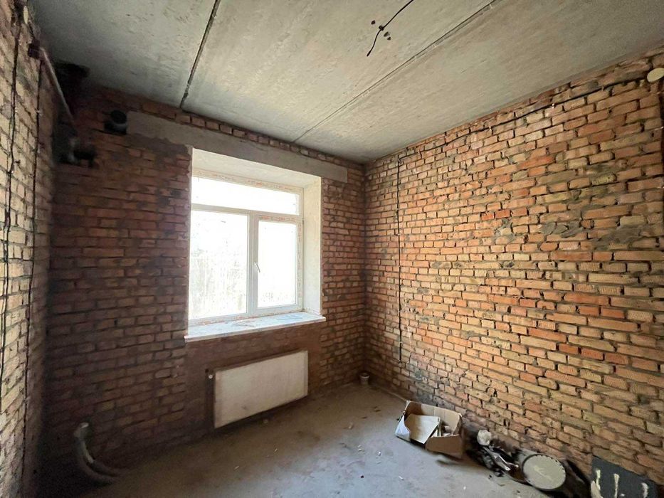 ПРОДАЖ 2-кімнатної квартири в престижній локації біля Озера (Виставка)