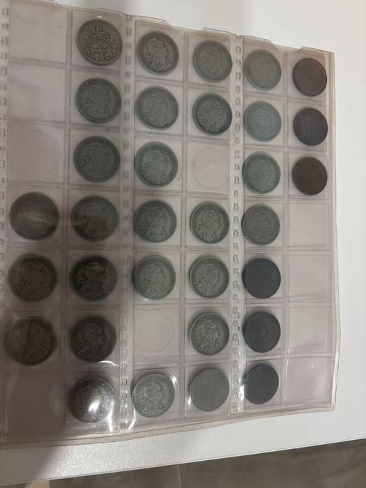 125 moedas de escudo: 200, 100, 50, 25, 5, 1 , 50 cent + 30 de paises