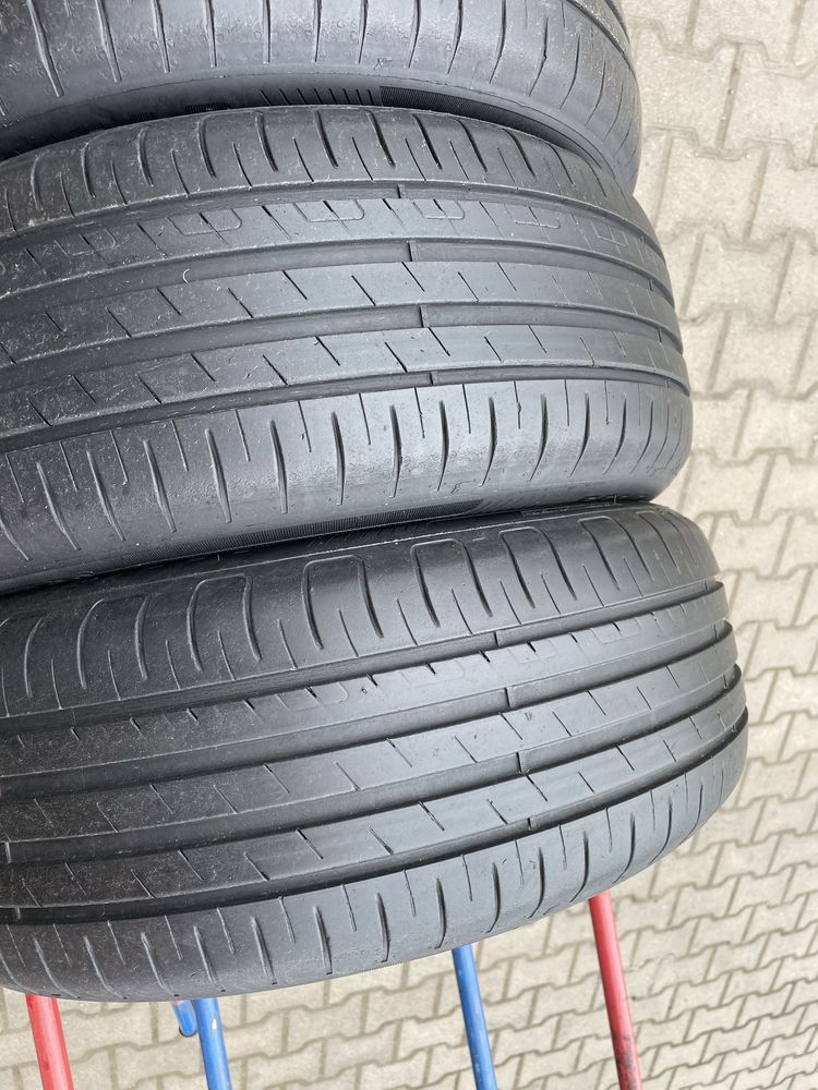 Opony 215/55/17 goodyear letnie w bardzo dobrym stanie
