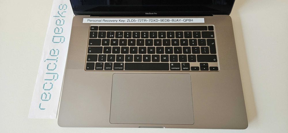 Apple Macbook Pro A2141 i9 9980HK 32GB RAM DDR4 1TB NVMe