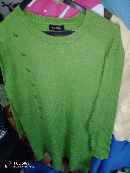 Vendo roupa usada em muito bom estado ( calçado e malas )