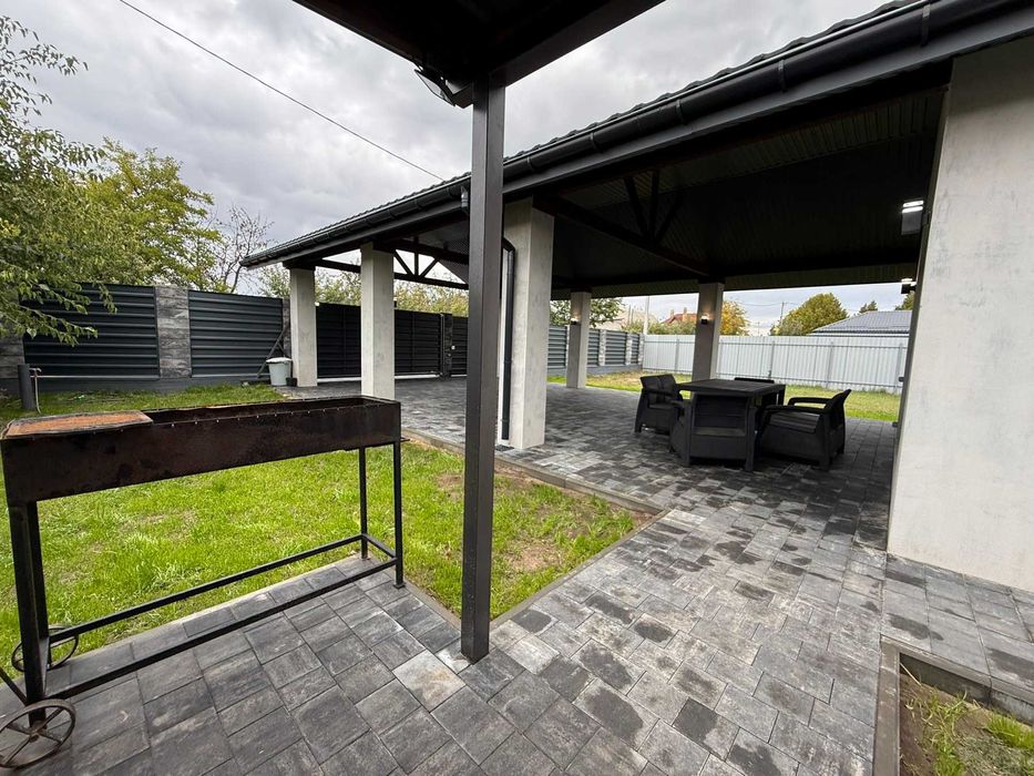 Будинок з євроремонтом у Полтаві, 107 м², 3 кімнати та кухня-студія