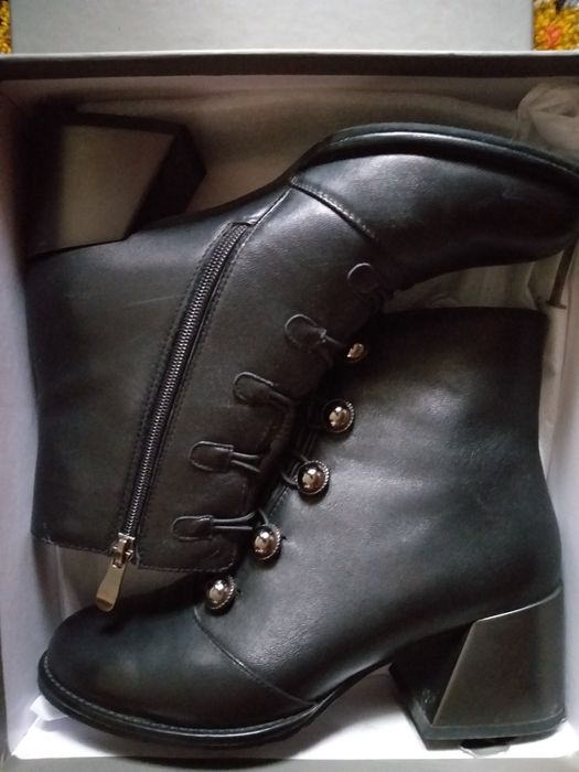Ботинки  шкіра 38