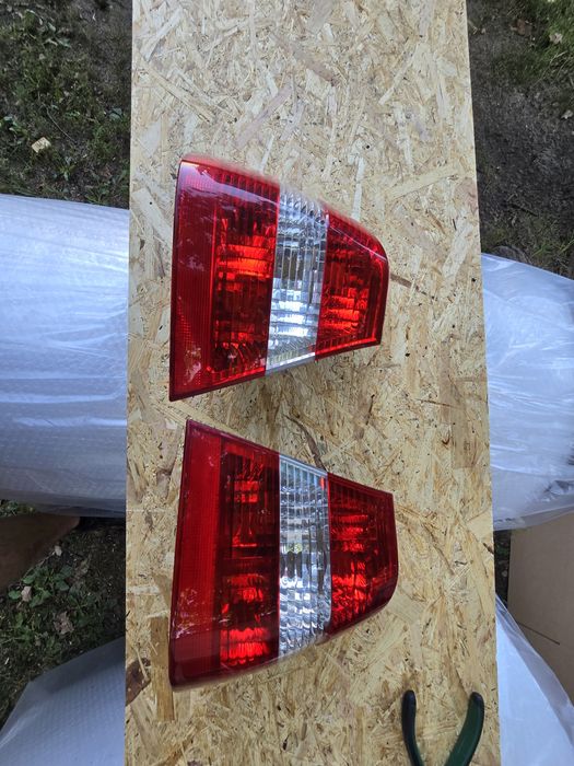 Lampy tył sedan lift bdb stan