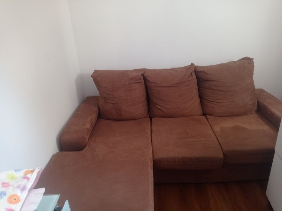 Vendo cheslong semi novo
