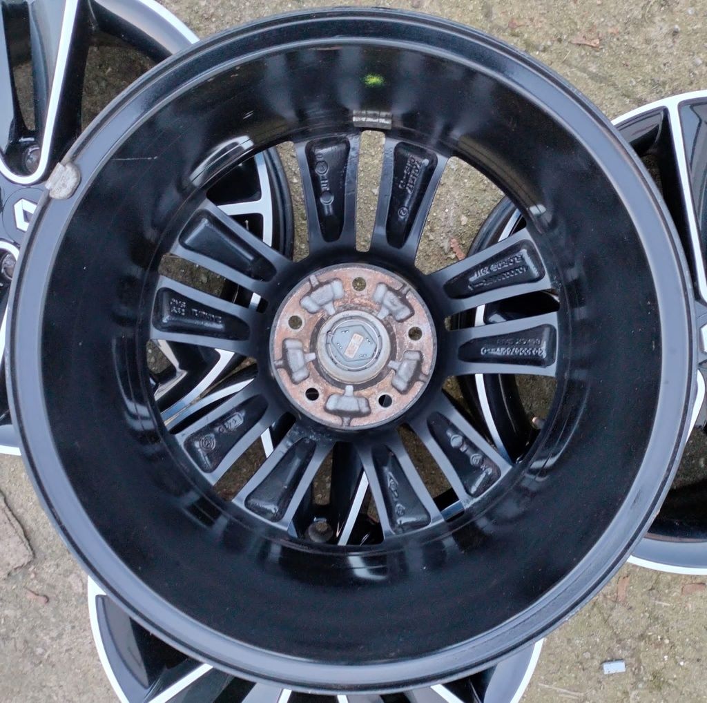 Felgi aluminiowe Renault Scenic Megane Talisman Laguna 7x17 ET49 5x114