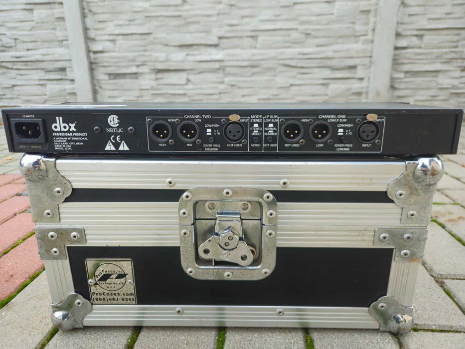 Crossover analogowy DBX 223XL