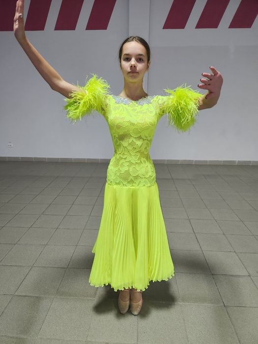 Продам сукню для стандарта