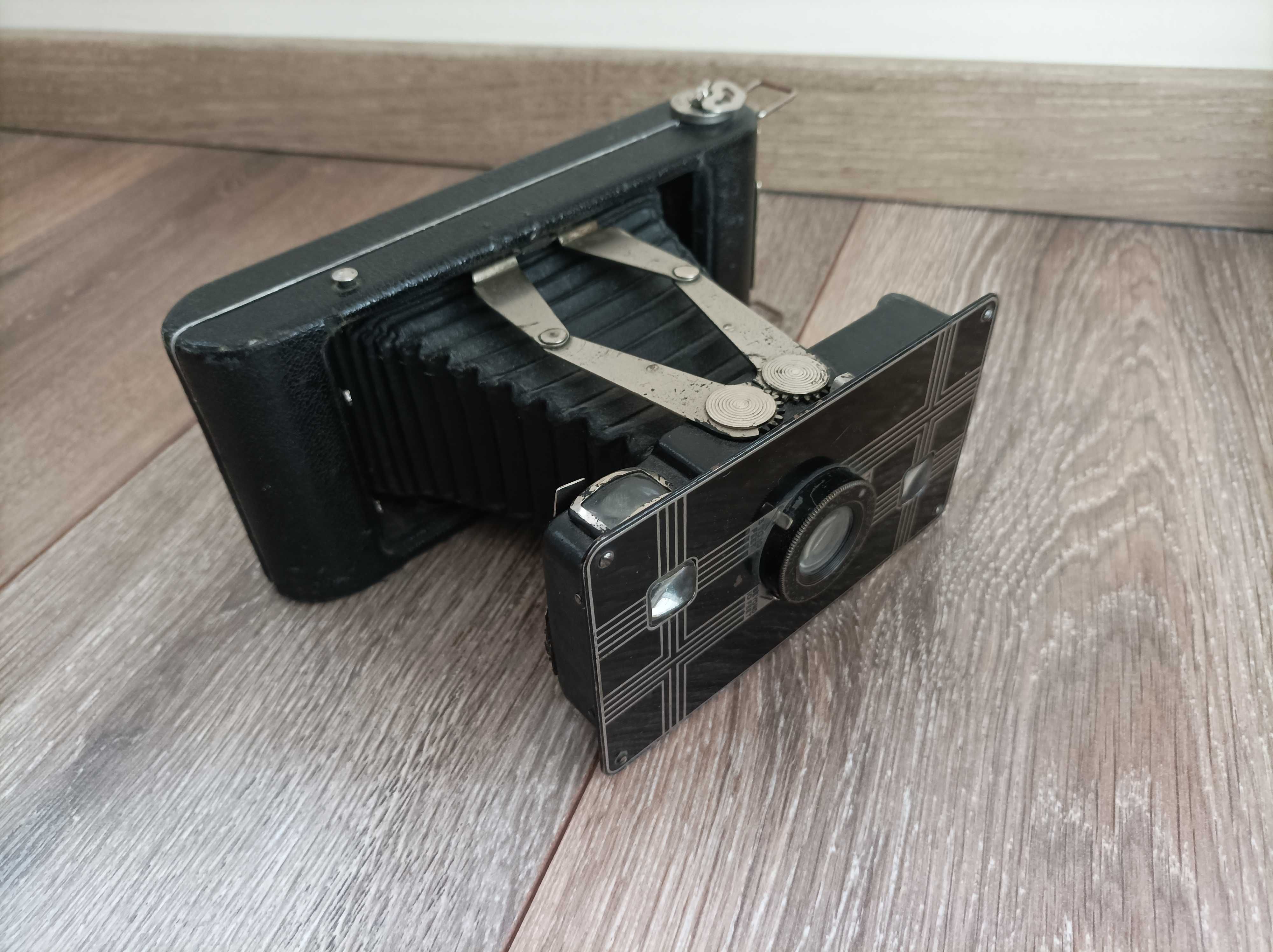 Stary aparat fotograficzny Jiffy Kodak Six-16 ANTYK