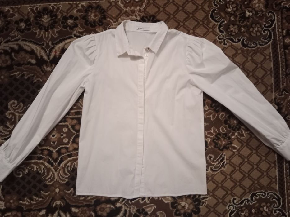 Biała koszula z Reserved