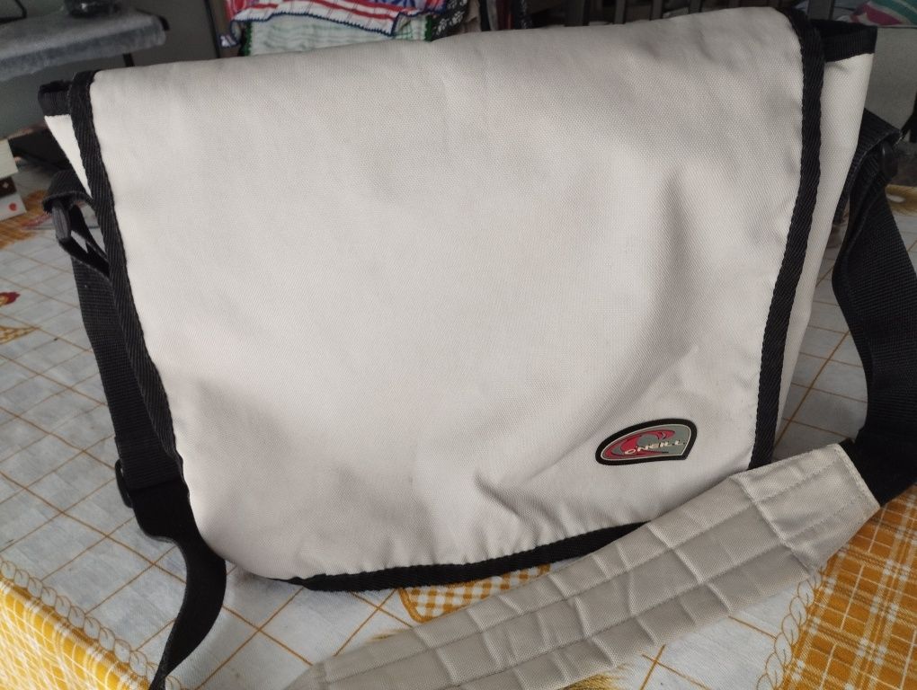 Mochila tiracolo O'neil