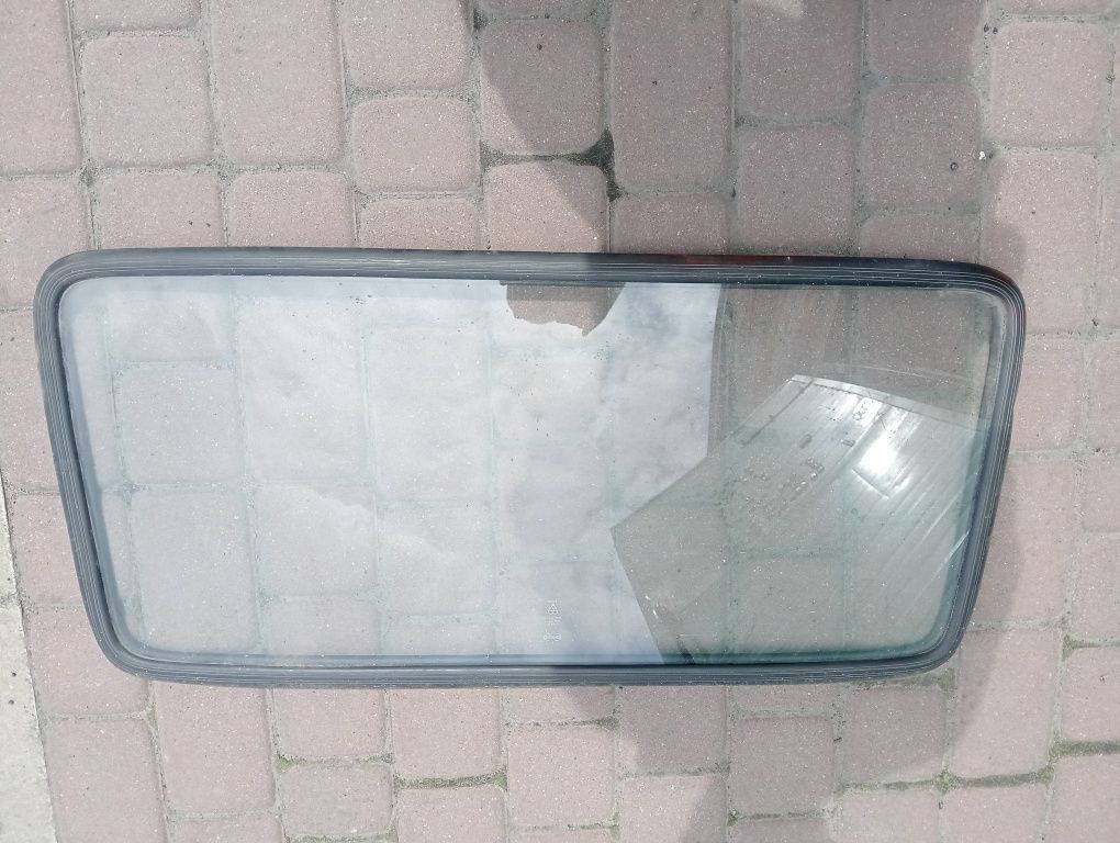 Szyby  z uszczelką do Fiat126p+ inne części