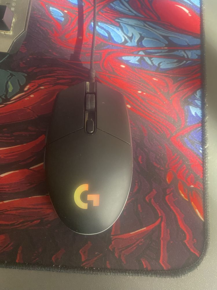 Продаю мишка logitech g102