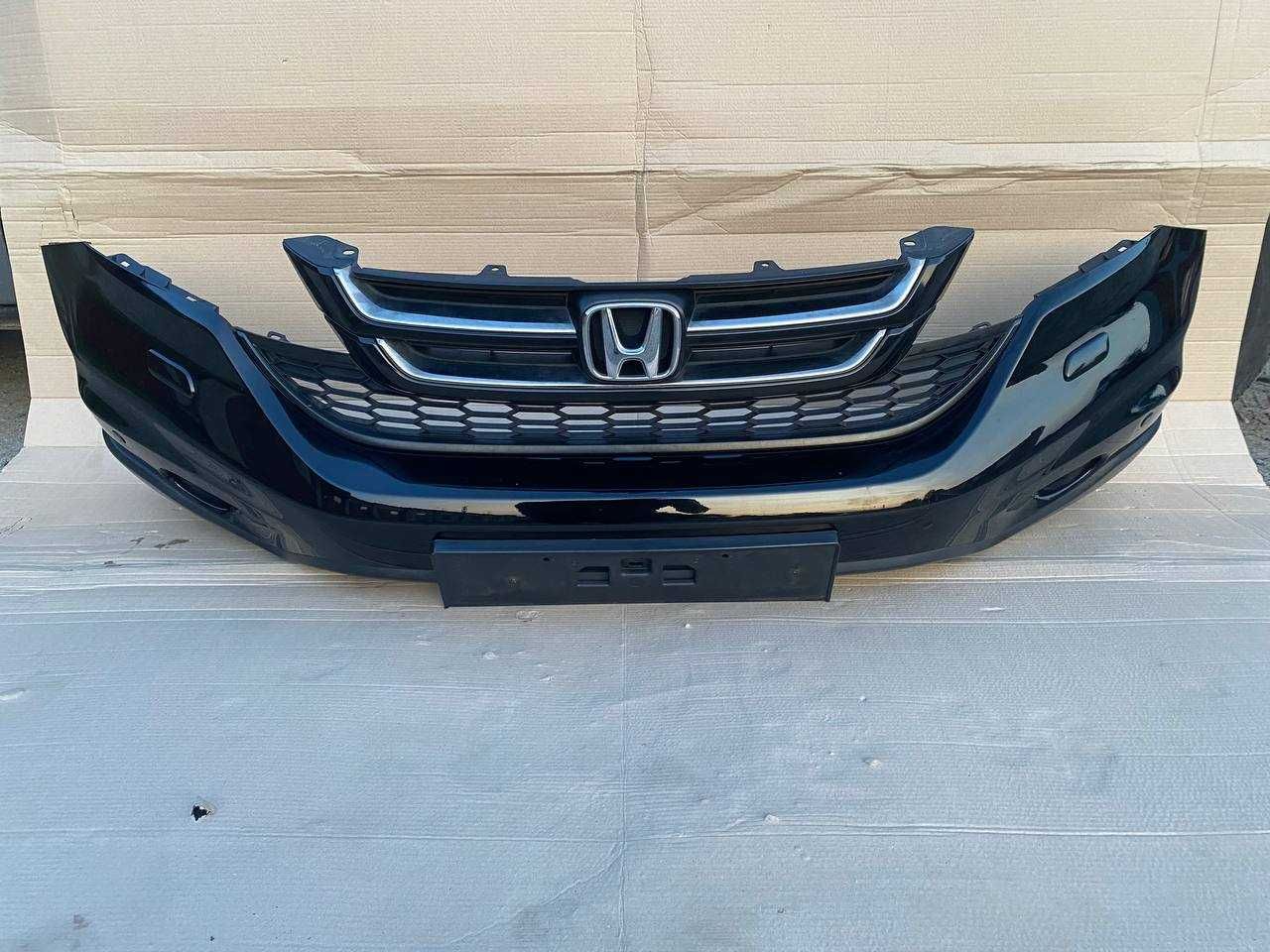 Бампер передній Решетка Hohda CR-V 3 CRV CR V  Хонда срв ЦРВ 2010-2012
