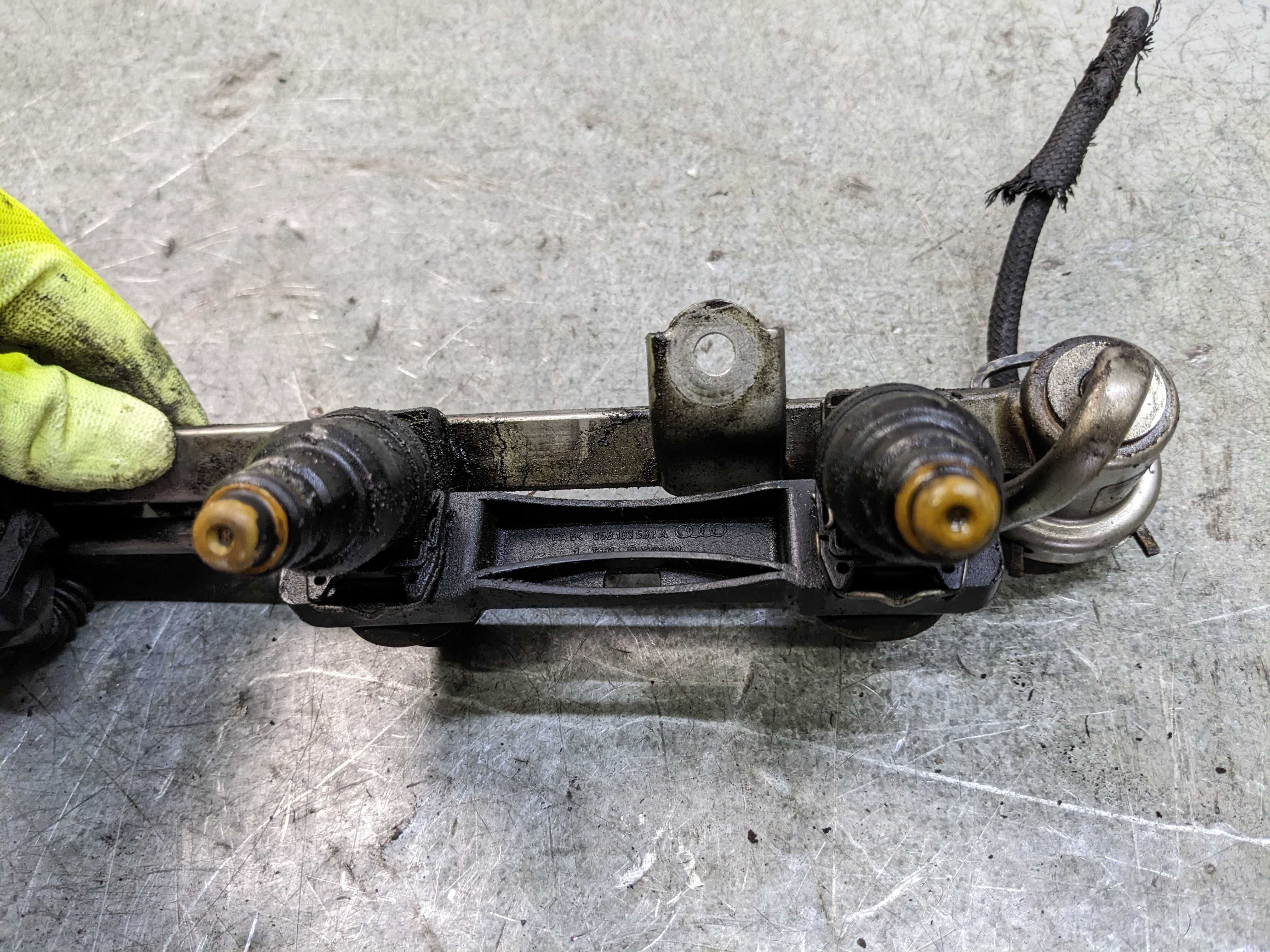 Audi A3 8L 1.8T Listwa Wtryskowa
