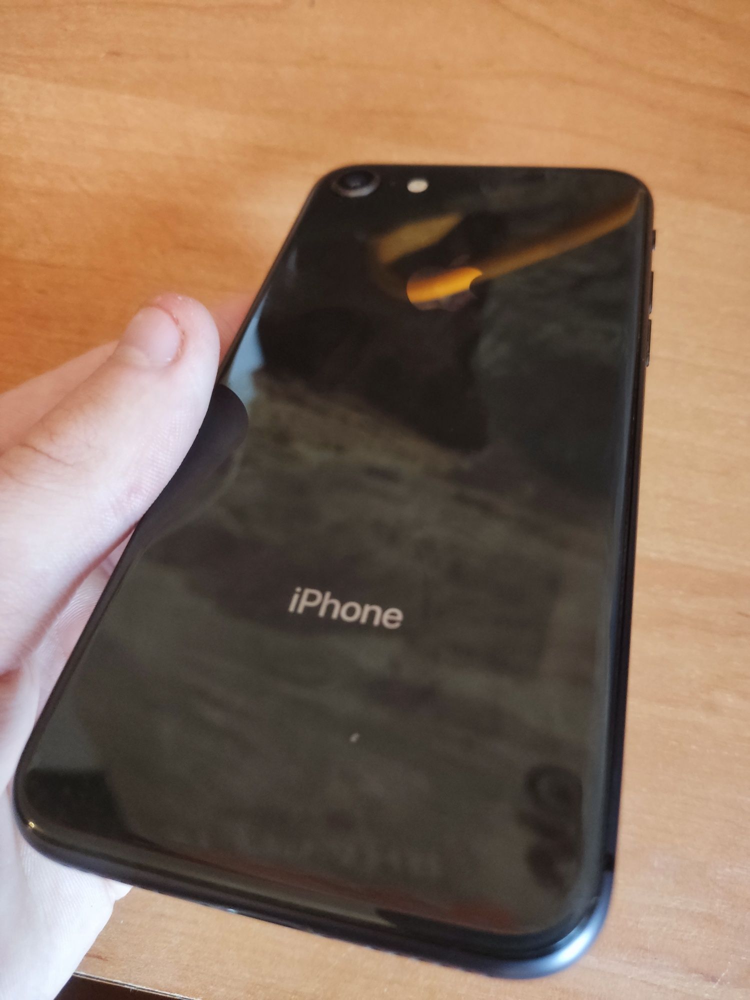 Продам ідеальний iPhone 8