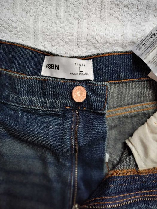 Продам шорти джинсові нові.