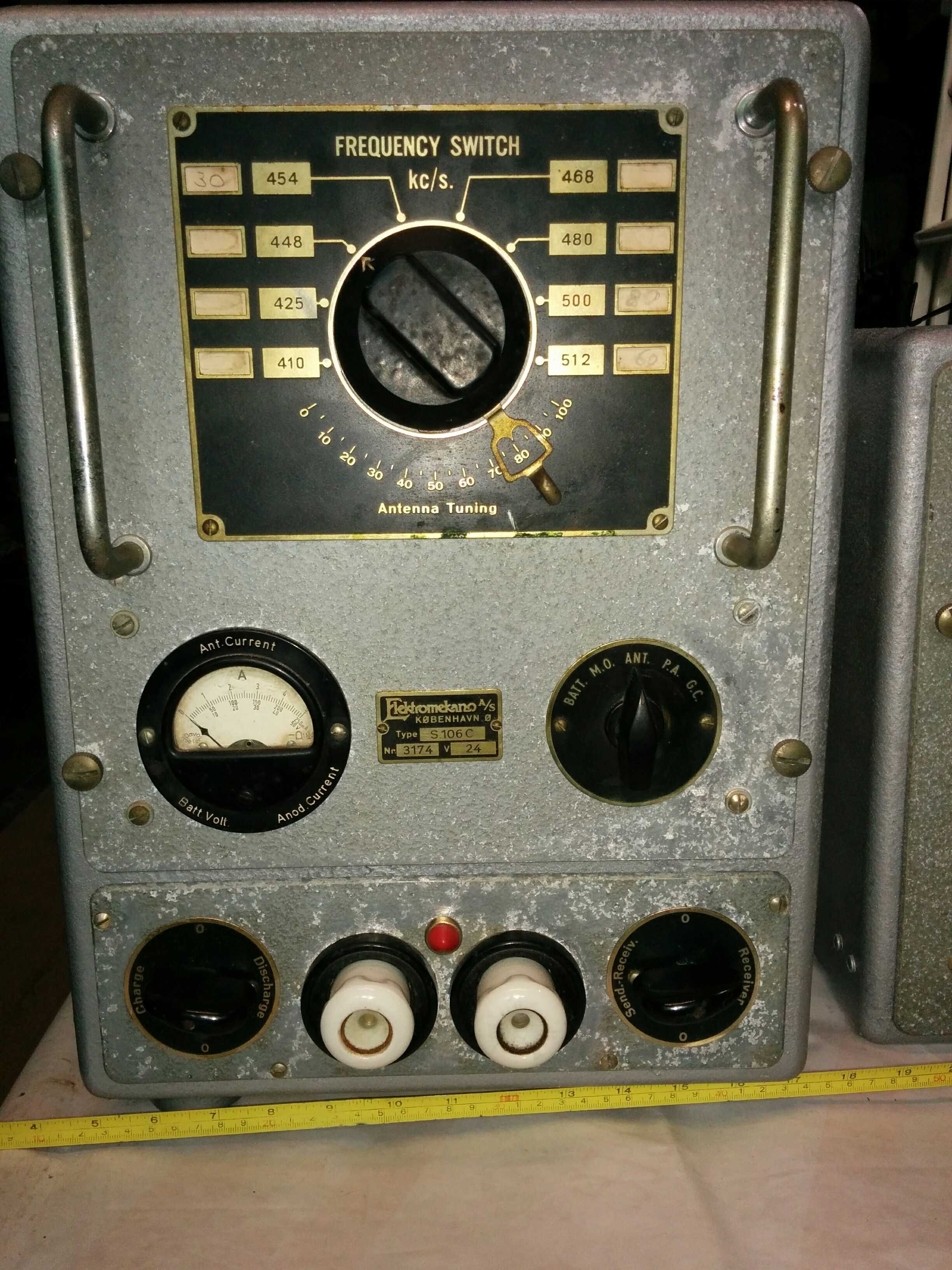 Transmissor Elektromekano S 106 a válvulas, náutico.Radioamador.