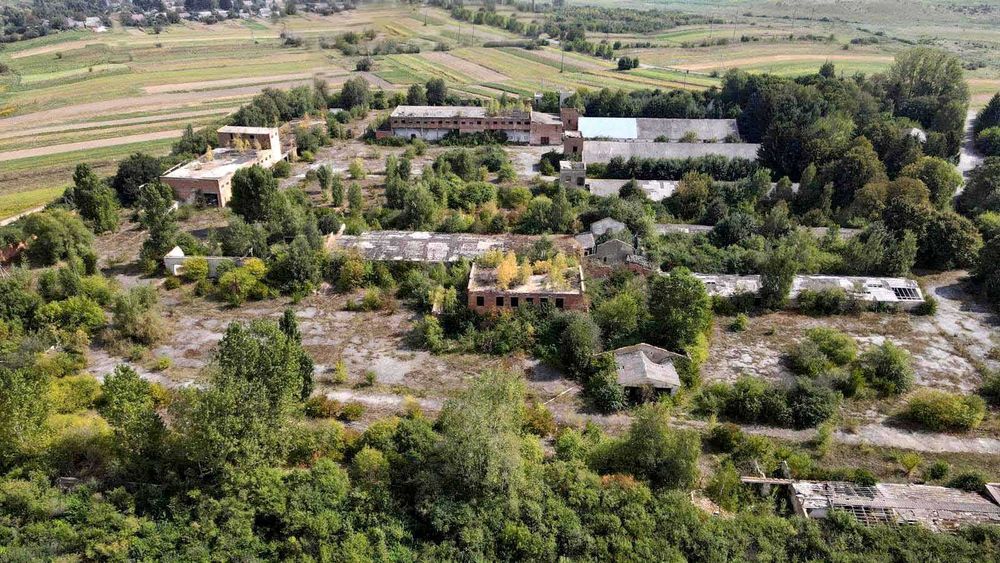 Продам виробничо-складський комплекс, с.Великі Межирічі.