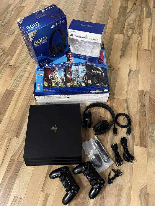 Sprzedam konsolę PlayStation 4 Pro 1TB, PS 4 Pro, zestaw