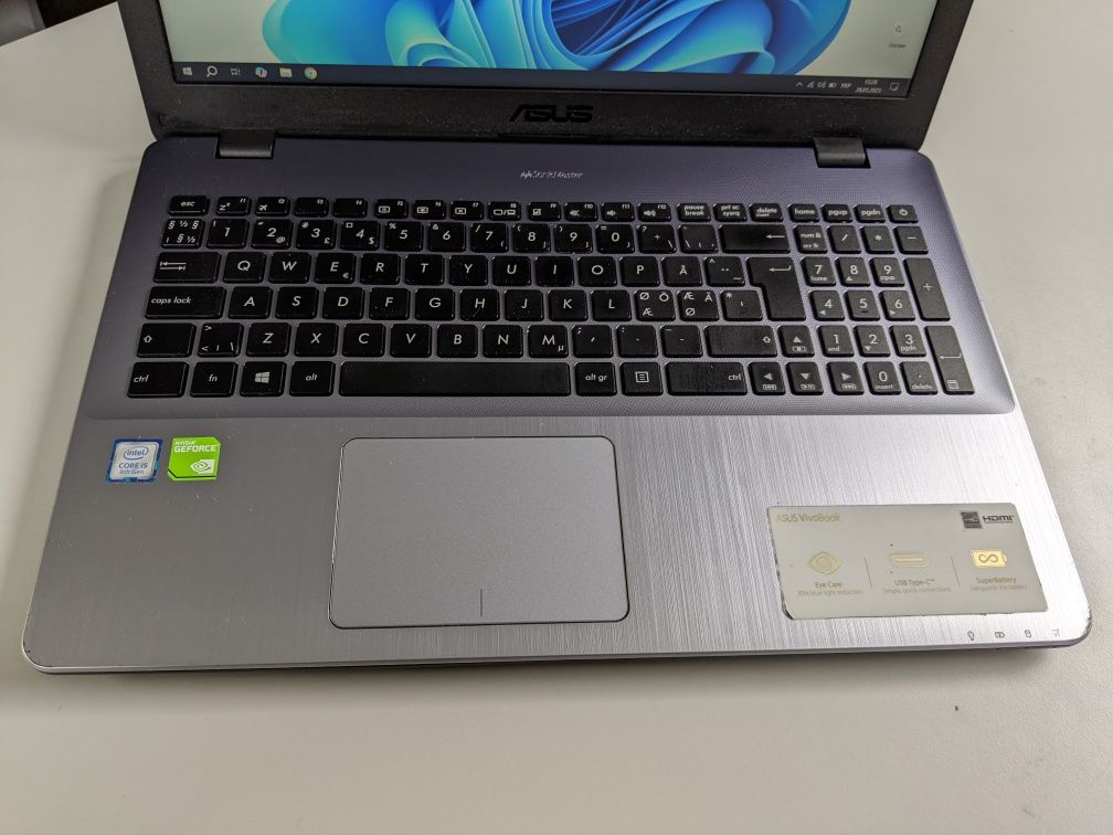 Ноутбук Asus X542u  intel i5 8250u 1.8GHz  8/256G відео GeForce 4Gb