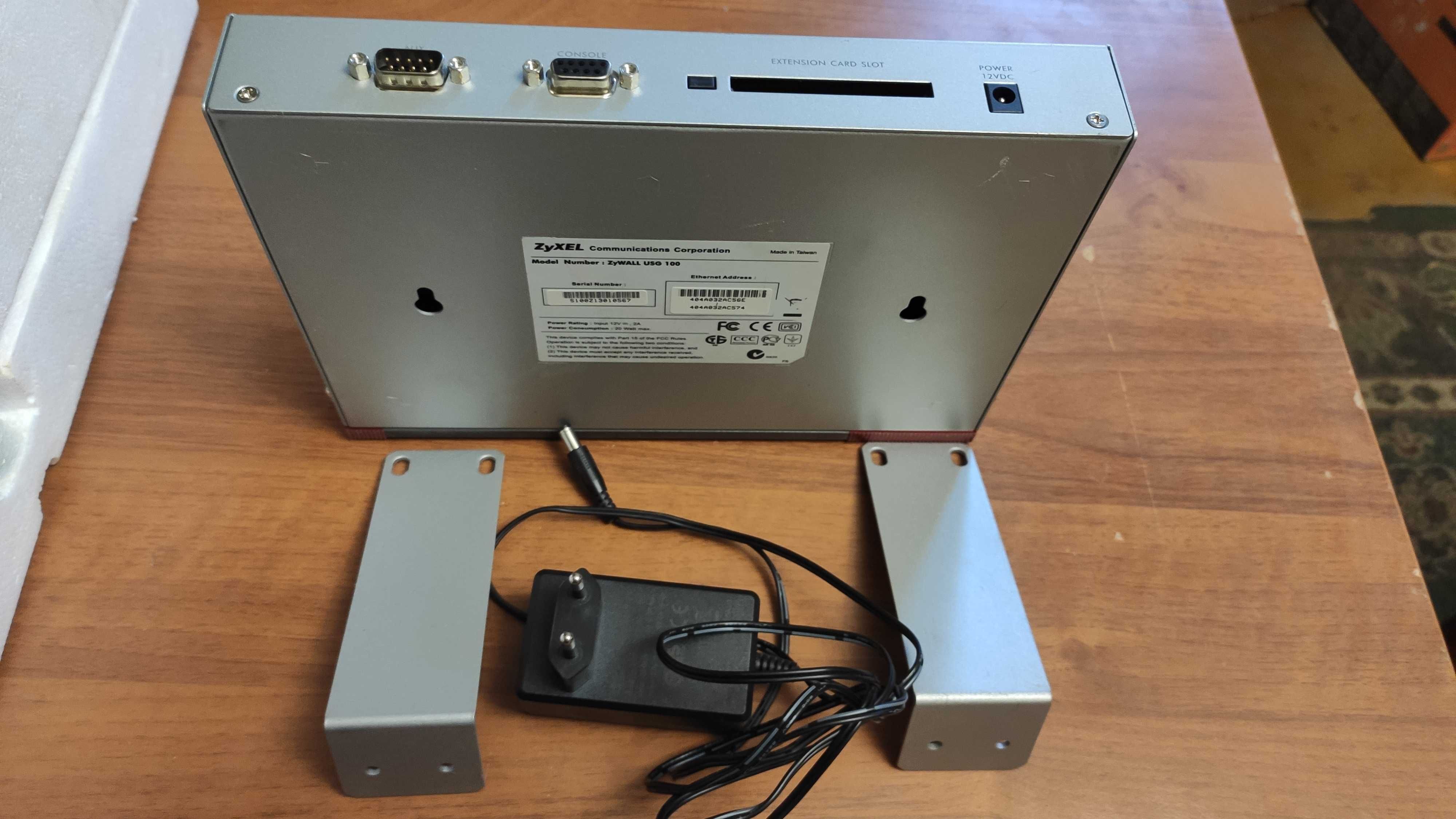 ZyXEL ZYWALL USG 100 Router, FireWall, VPN