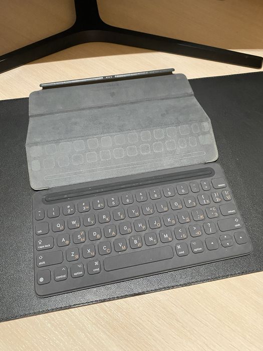 Apple Smart Keyboard Folio