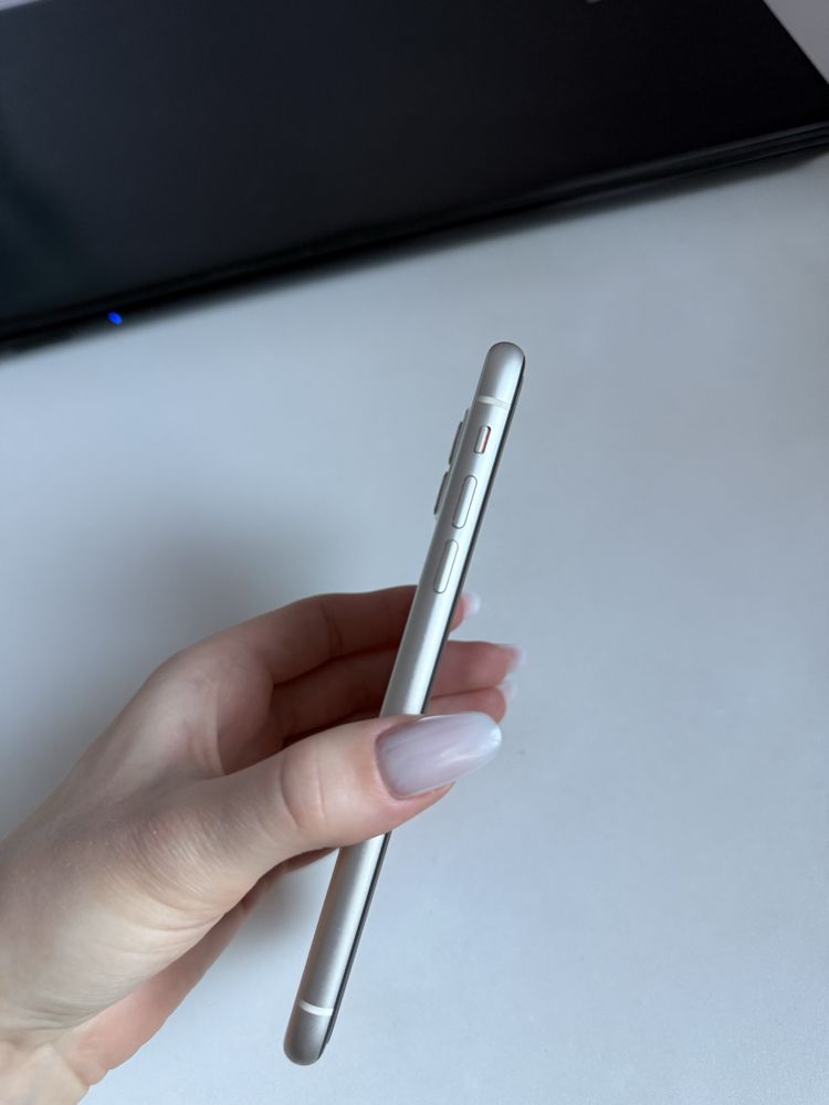 iPhone 11 64 gb biały