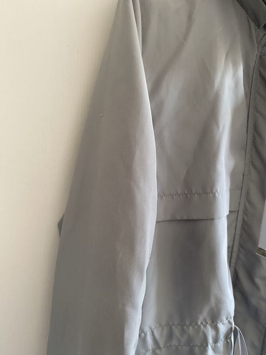 Szara kurtka damska wiatrówka/ przeciwdeszczowa ze ściągaczami