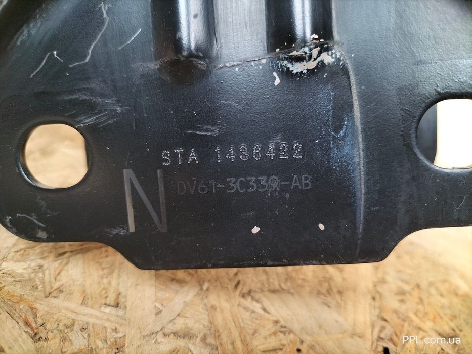 Ford Transit Tourneo Connect MK2 13- Рычаг передний правый