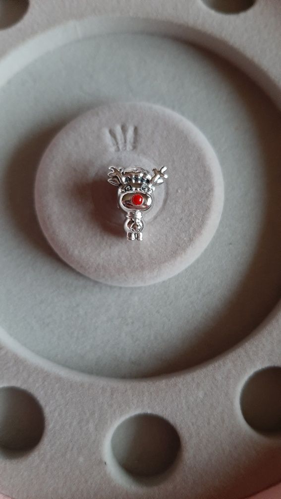 Pandora charms renifer czerwononosy Rudolf