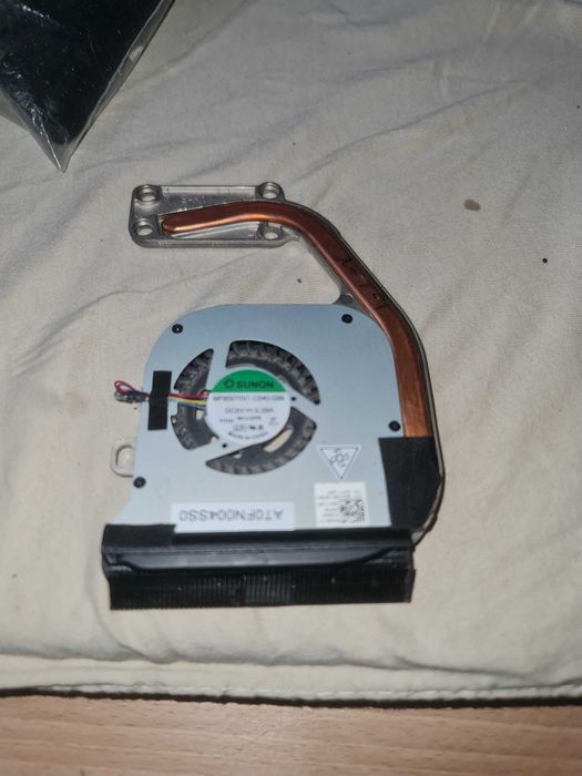 Куллер та радіатор зняті з Samsung r25