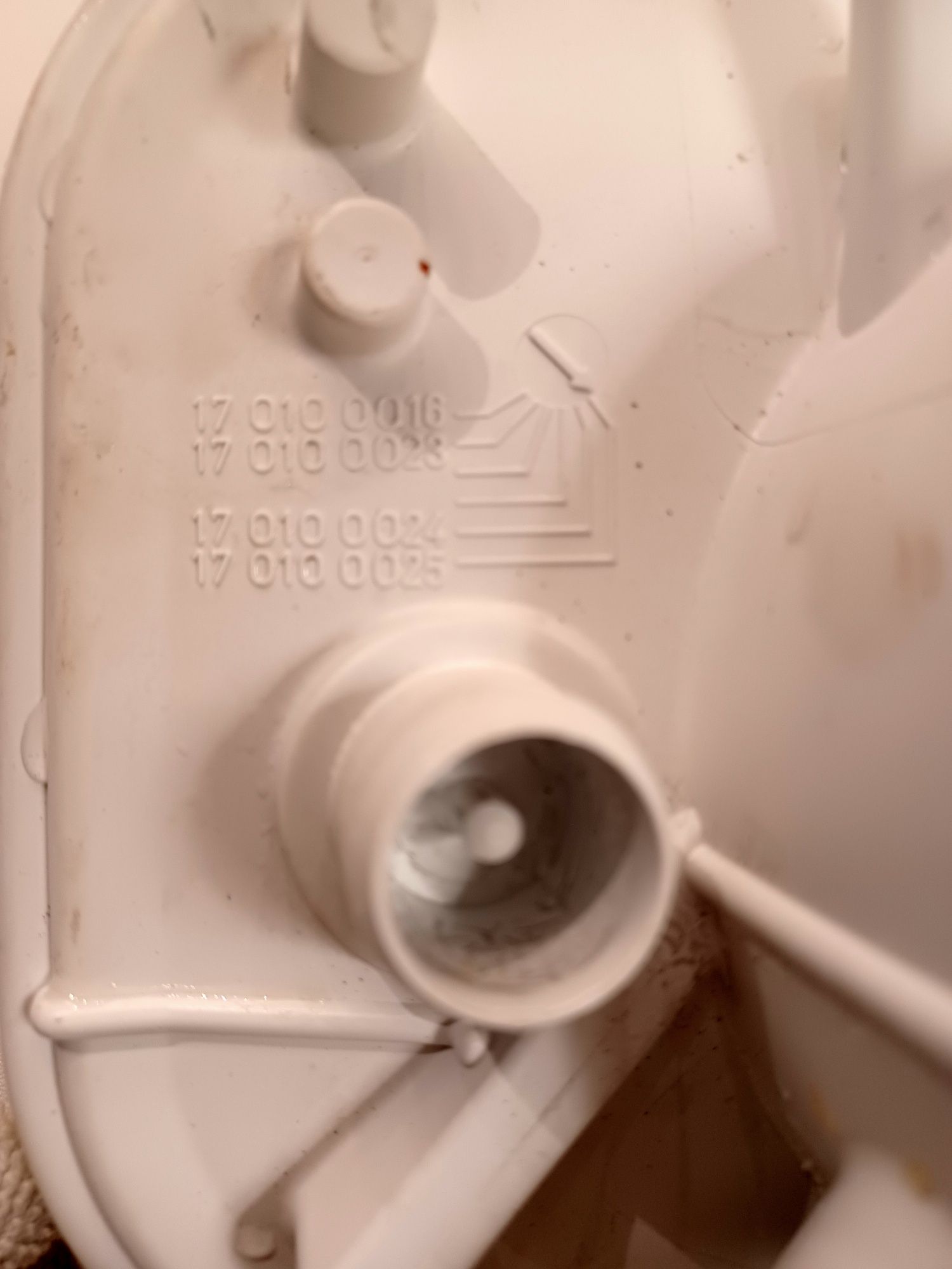 Zmywarka SMEG: pompa odpływowa, zbiornik, hydrostat, filtr.