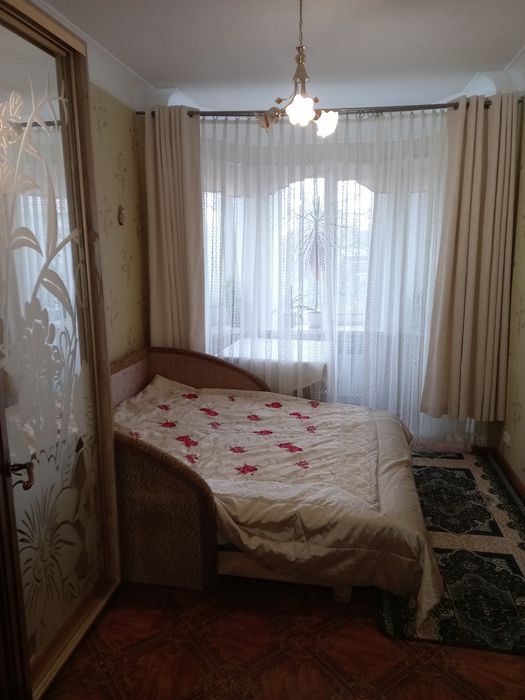 Сдам посуточно 2 к кв. Автовокзал,пр.Мазепы,военный госпиталь.