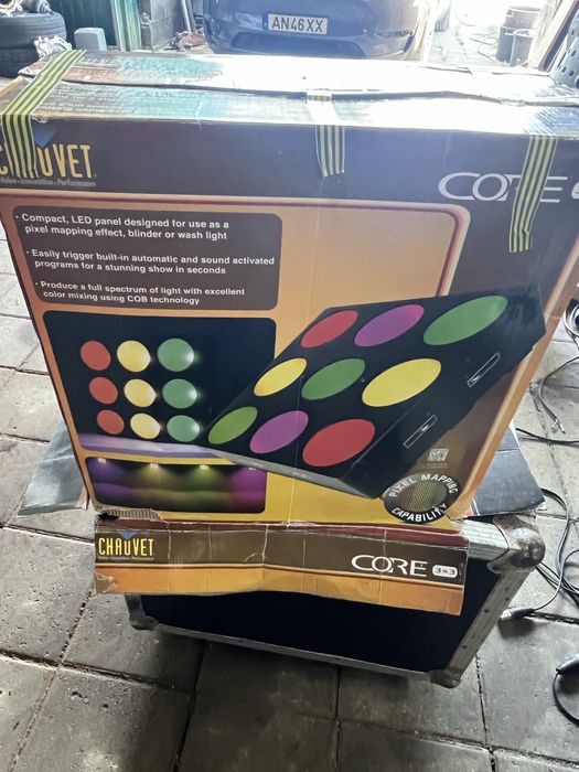 Core chauvet 3x3 com leds avariados