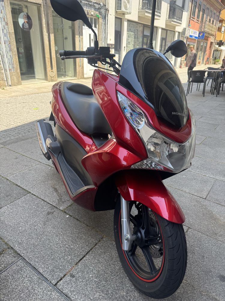 Honda PCX como nova